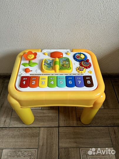 Развивающий столик жирафики. Интерактивный стол