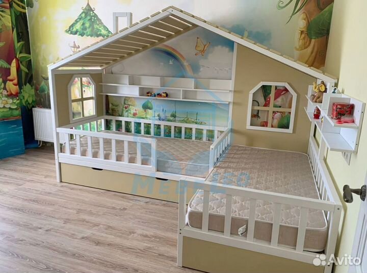 Двухъярусная кровать