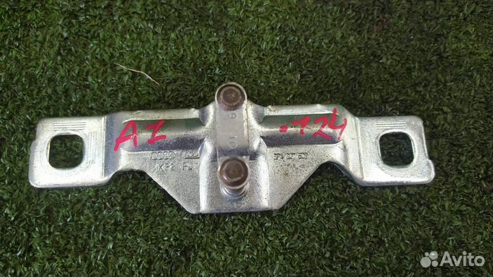 Петля замка двери задняя Audi A1 caxa 2011