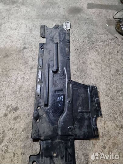 Защита днища левая BMW M4 F82/F83 F82 2016