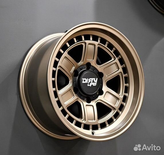 Диски R17 Dirty Life Cage на Toyota Hilux Pajero