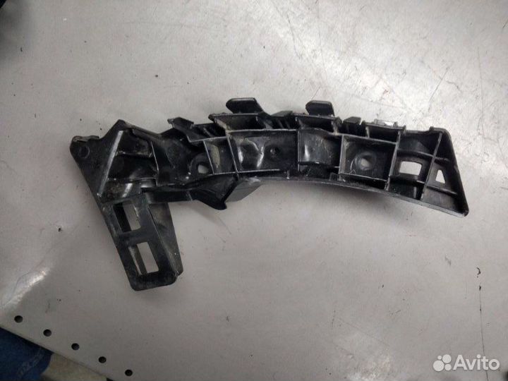 Кронштейн бампера передний правый Ssang Yong