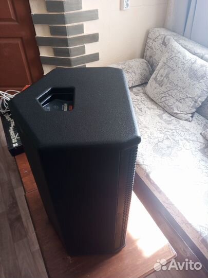 Акустические колонки jbl