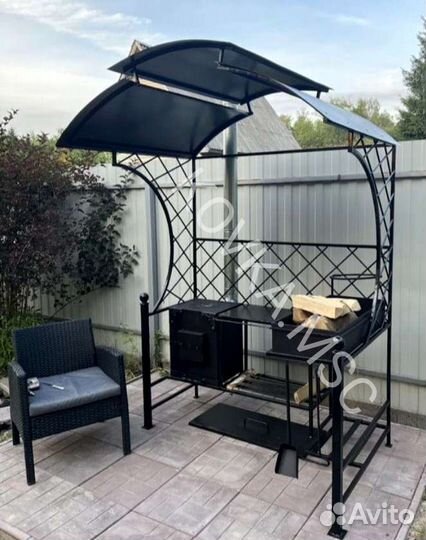 Мангал с крышей