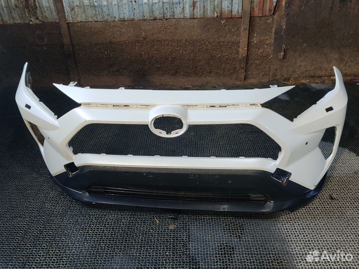 Бампер от Toyota RAV4 50 кузов