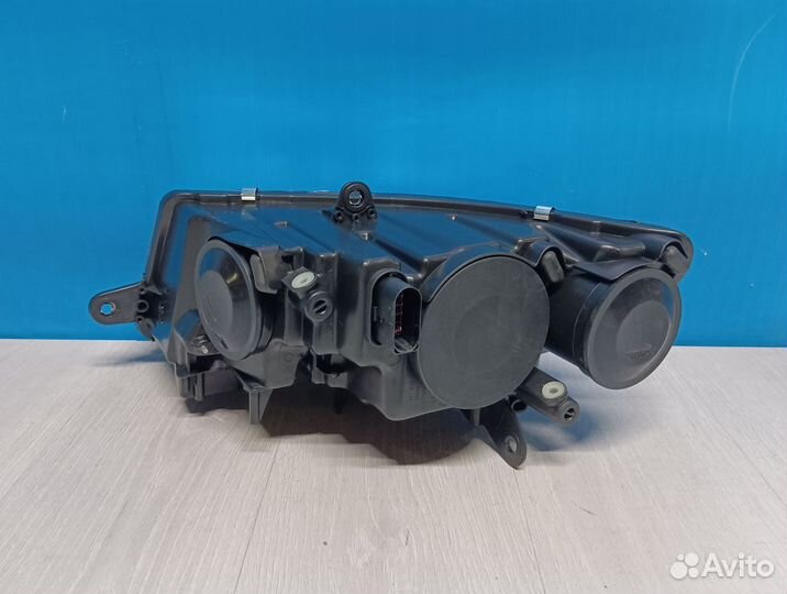 Фара правая Skoda Superb 2 2008-2015