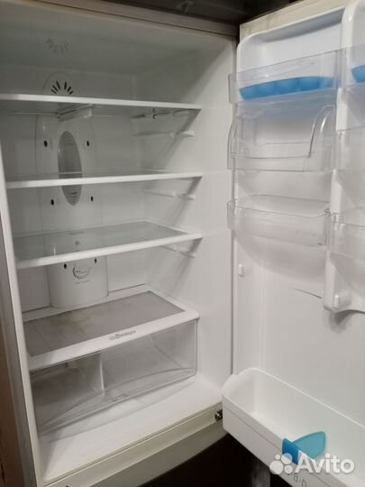 Холодильник бу LG