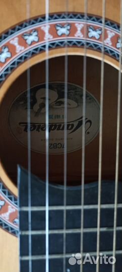 Акустическая гитара