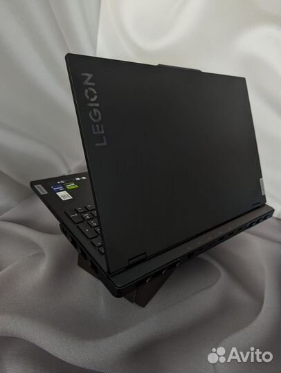 Lenovo legion pro 7, i9-14900, 4090, 1gb ssd, 32gb