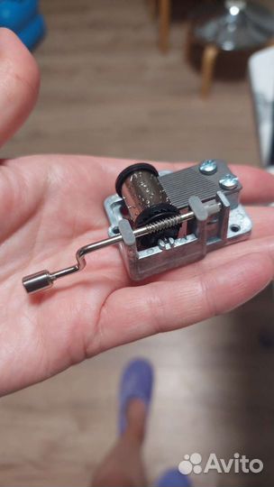 Музыкальный механизм в шарманку