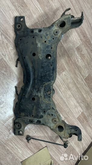 Балка подмоторная мазда 3BK