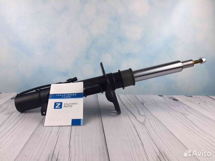 Амортизатор Range Rover Evoque передний правый