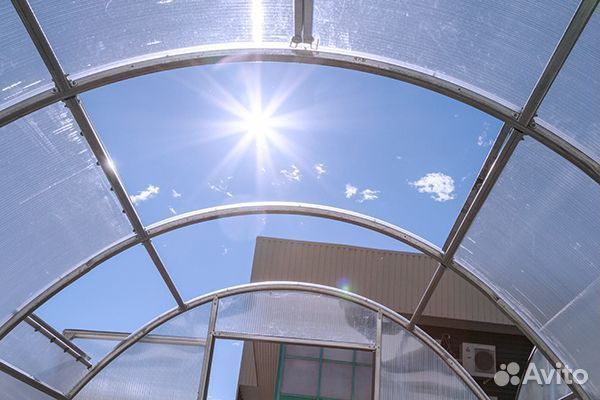 Теплица с открывающейся крышей