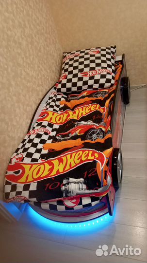 Детская кровать машина с матрасом