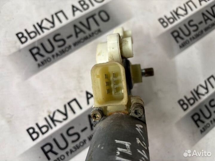 Моторчик стеклоподъемника передний правый Mercedes