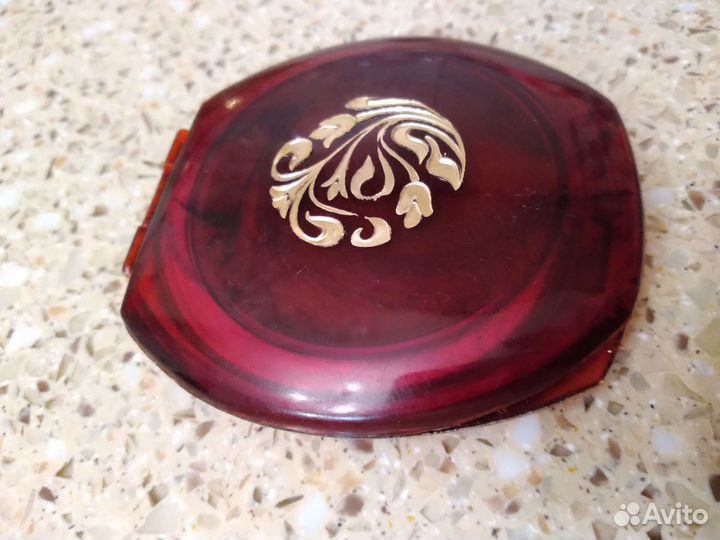 Пудренница винтажная