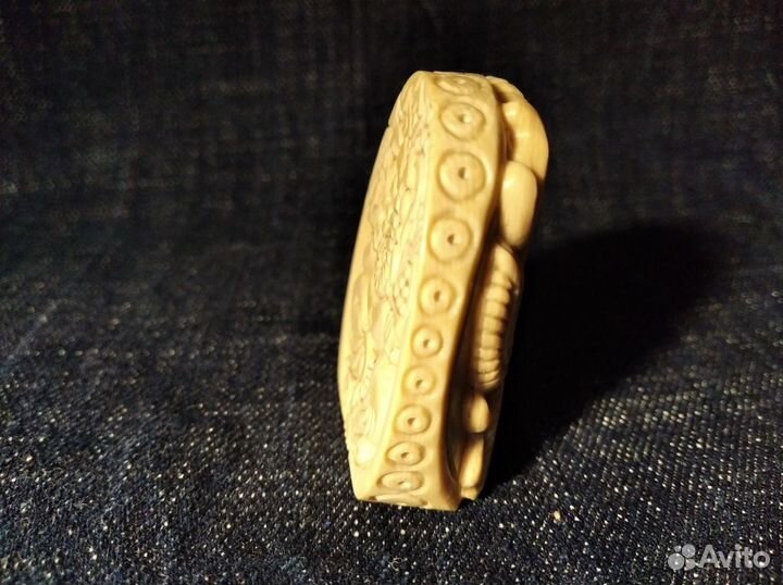 Поделка из бивня мамонта 