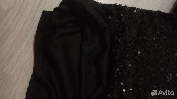 Блузка в пайетках s-m