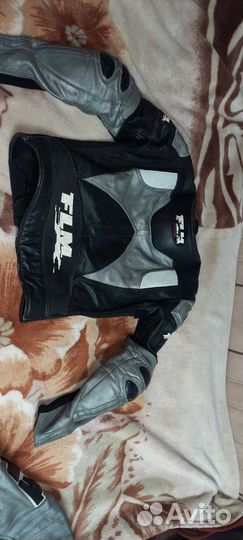 Мотокостюм