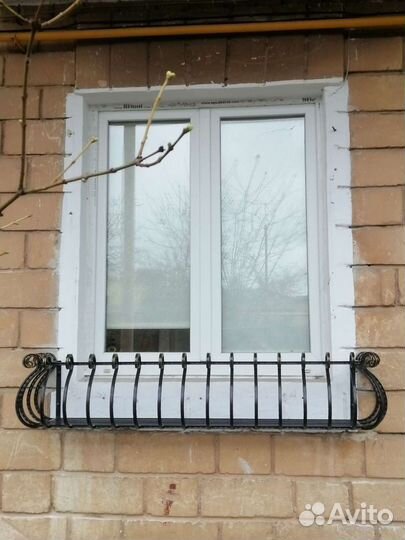 Кованная цветочница