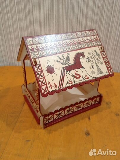 Кормушка для птиц уличная