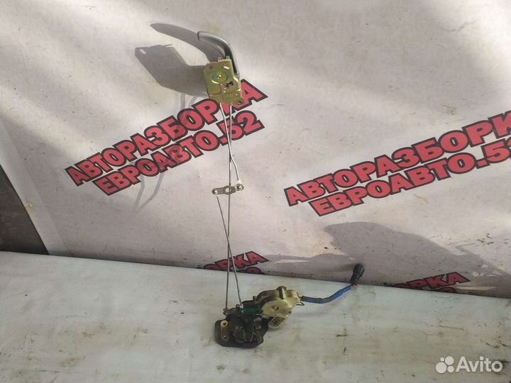 Замок задней правой двери Kia Sorento 1