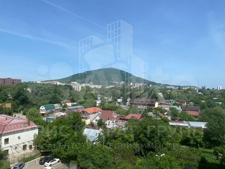 2-к. квартира, 80 м², 8/9 эт.