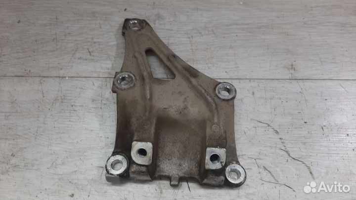 Кронштейн опоры двигателя задний Civic 8 4d 1.8