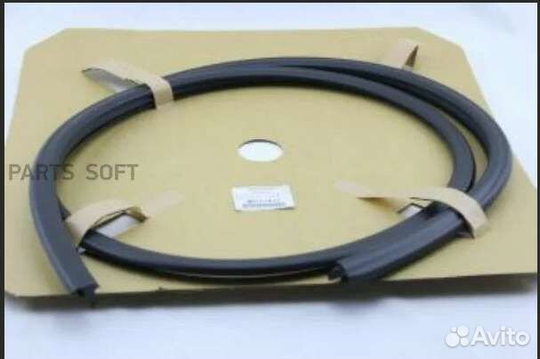 Молдинг лобового стекла pajero 4