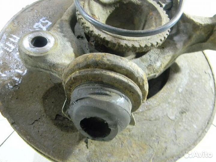 Кулак передний правый Форд