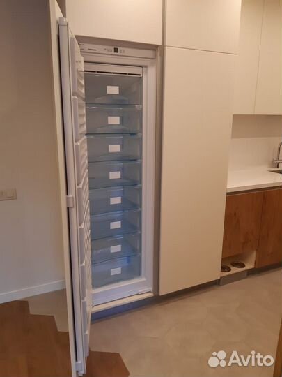 Шкаф распашной