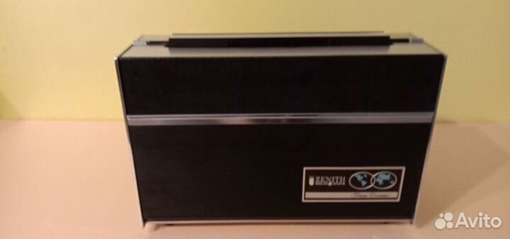 Радиоприемник Zenith Trans Oceanic royal 7000