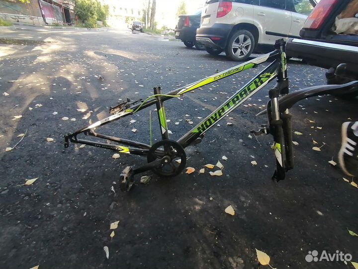 Рама от велосипеда отдам всё что есть на фото