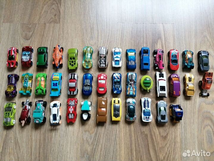 Машинки Hot wheels
