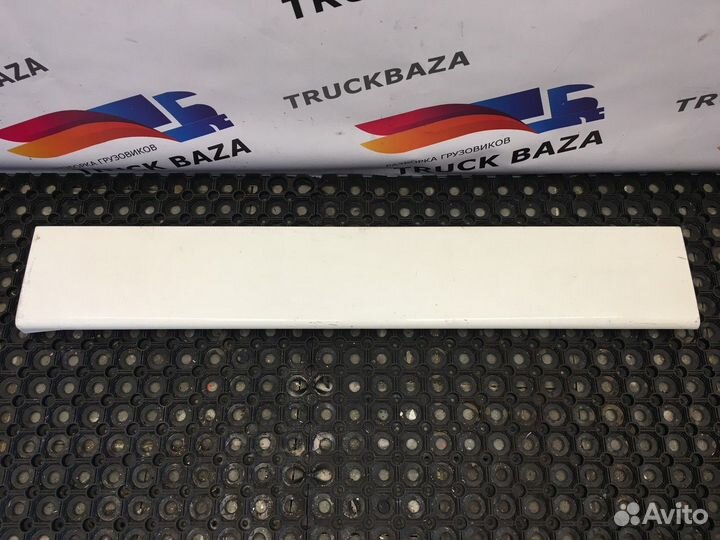 1831061 Накладка крыла правая