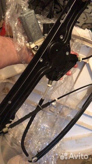 Стеклоподъемник передней двери R X4F15 F16 F85 F86