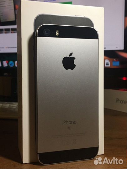 iPhone SE, 32 ГБ