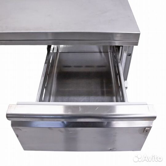 Столы холодильные Isselbaecher