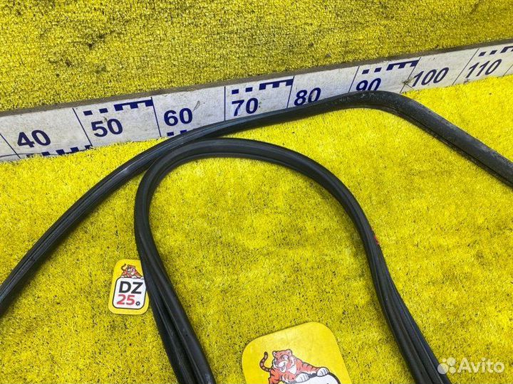 Уплотнение дверное переднее левое Honda 140580