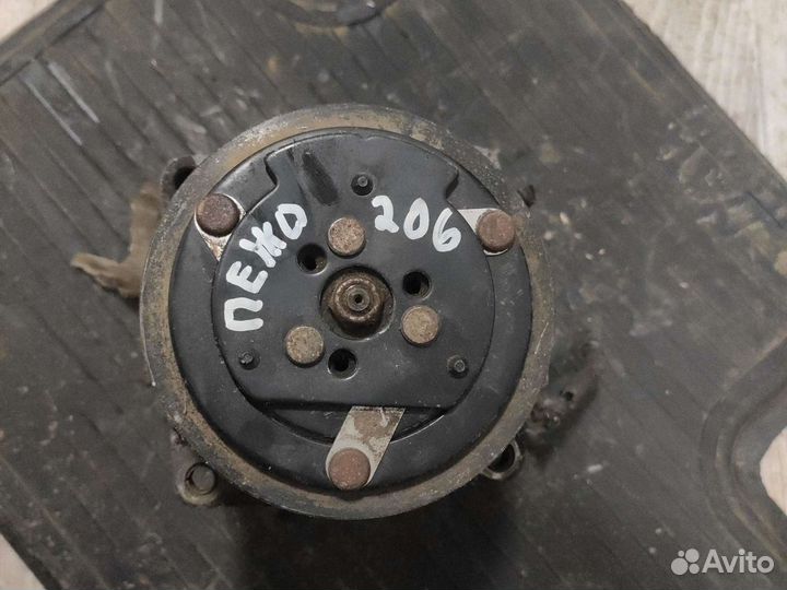 Компрессор кондиционера Peugeot 206