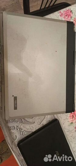 Ноутбук asus