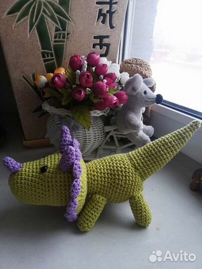 Игрушка динозавр трицератопс. 26см.Ручная работа