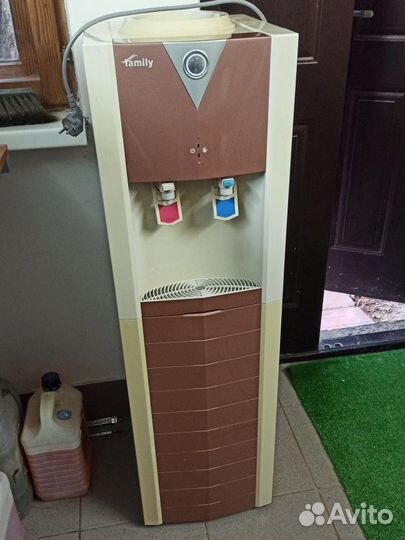 Кулер для воды б/у Family