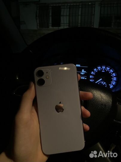 iPhone 11, 64 ГБ