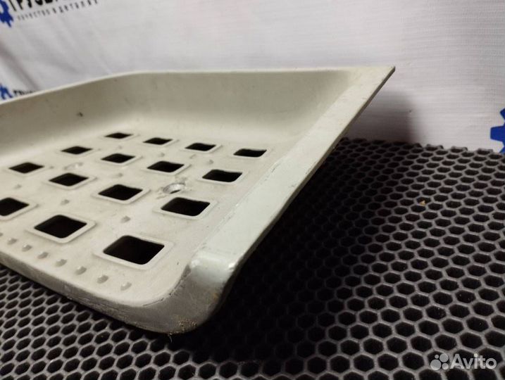 Ступень правая DAF 106 1945874