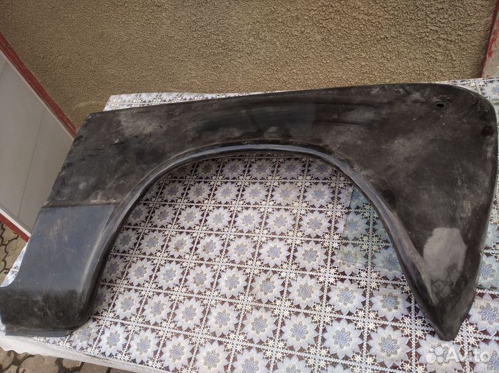 Передние пластиковые крылья 2101 левое и правое