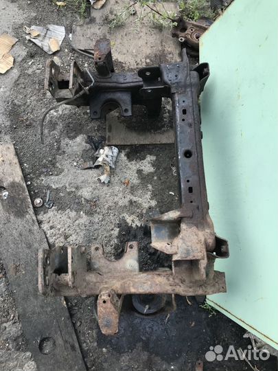 Рама Nissan Pathfinder