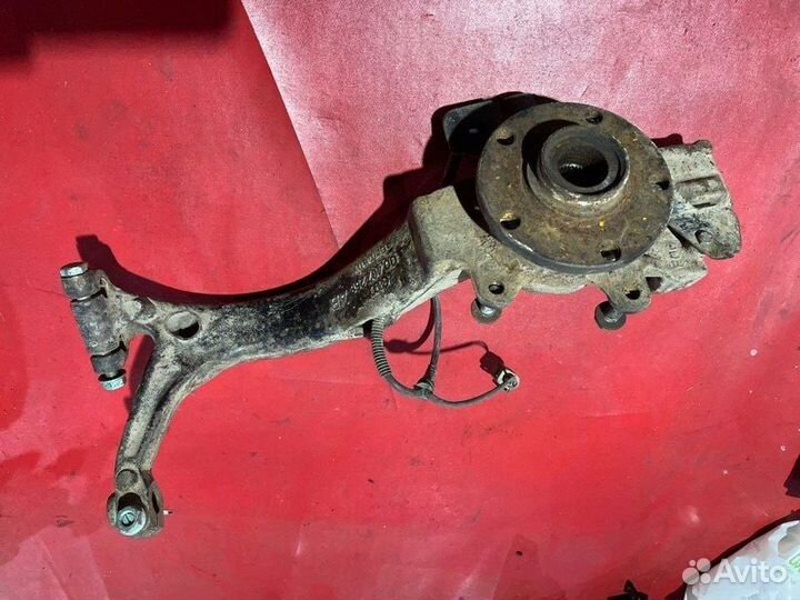 Кулак поворотный Audi A4 (B5) A6 (C5) Passat B5