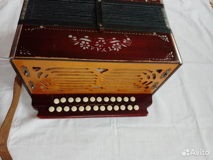 Гармонь тульская старинная