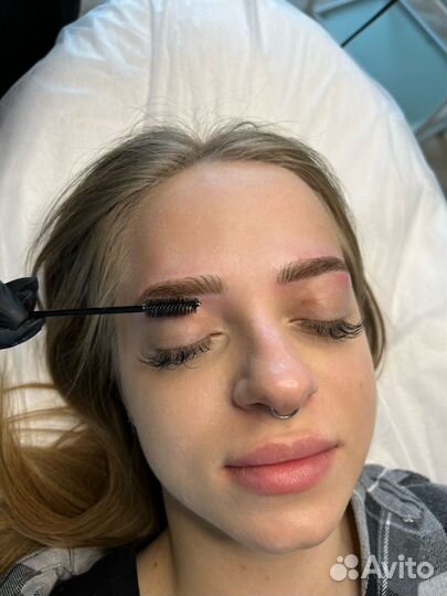 Микроблейдинг бровей